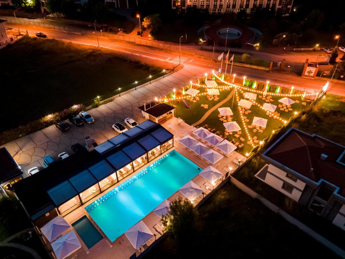 Ucar Royal Hotel Ve Konferans Salonu Шіле Екстер'єр фото